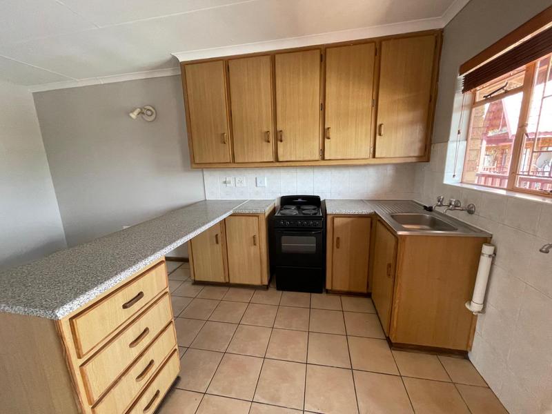 To Let 2 Bedroom Property for Rent in Kannoniers Park North West